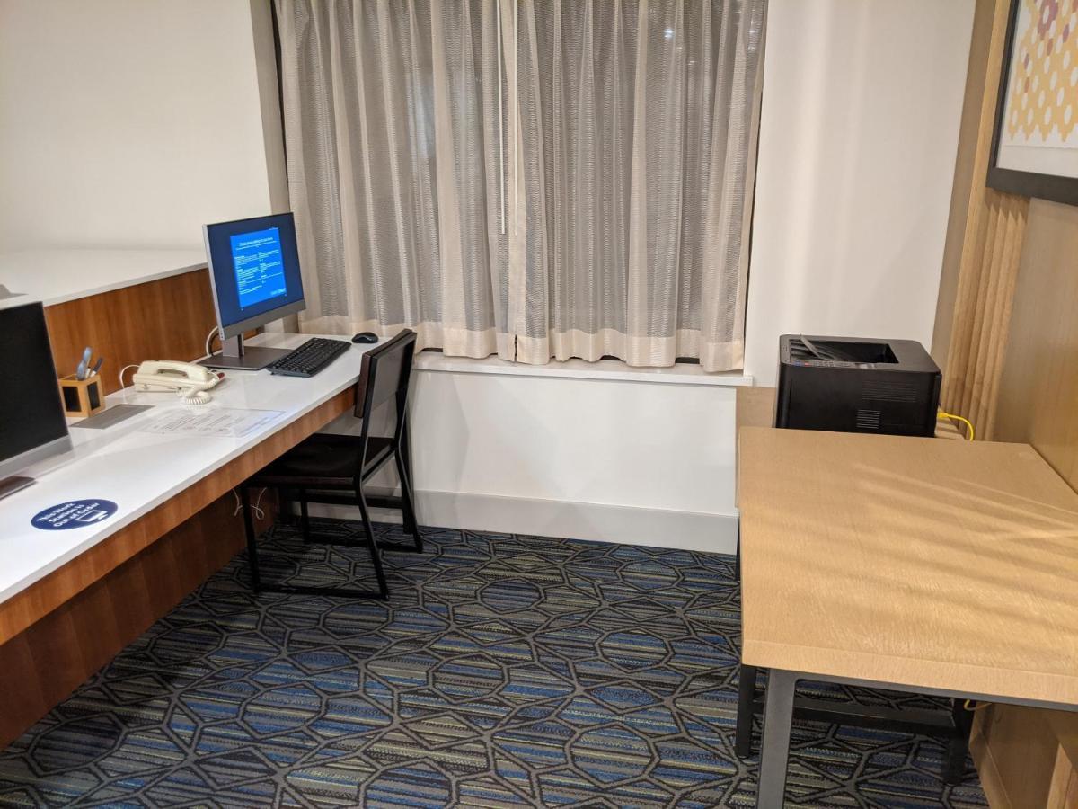 Holiday Inn Express South Burlington By Ihg Экстерьер фото